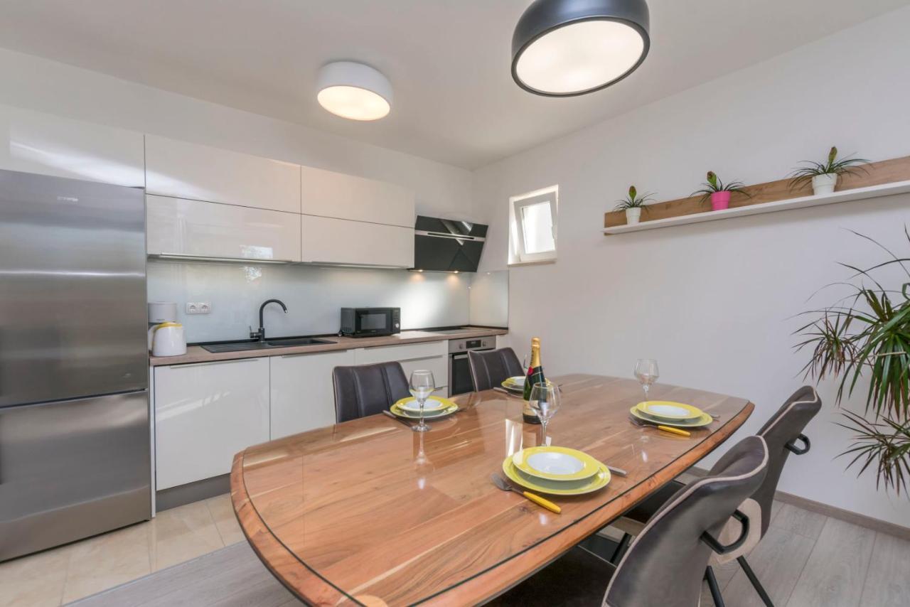 Apartment Dora Duće Dış mekan fotoğraf